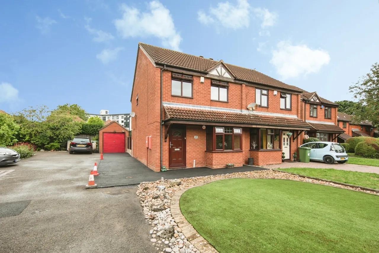 Lambourne Grove, Fordbridge, Birmingham, B37, photo 19