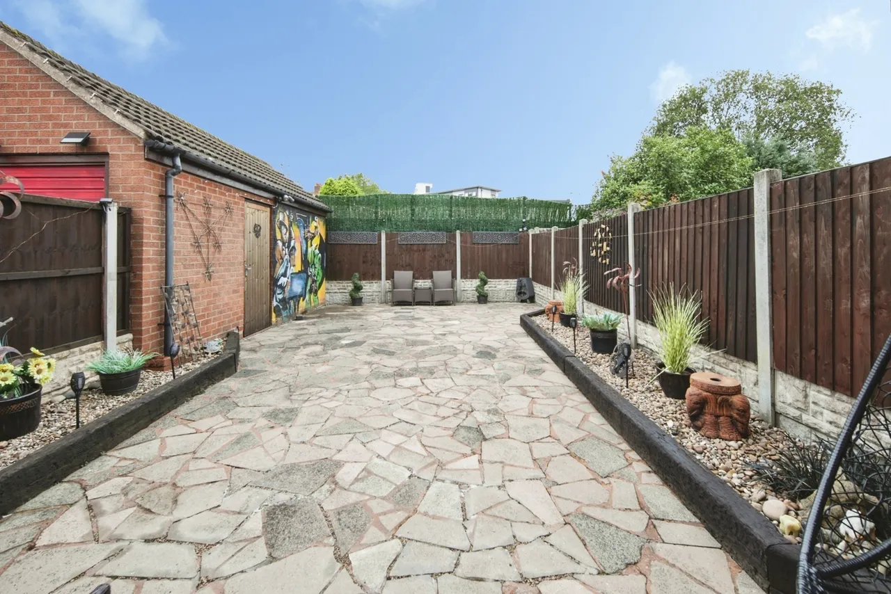 Lambourne Grove, Fordbridge, Birmingham, B37, photo 14