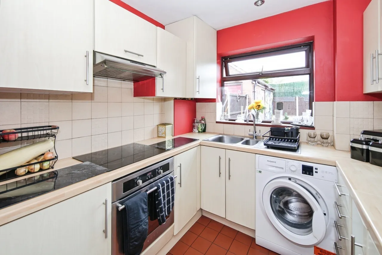 Lambourne Grove, Fordbridge, Birmingham, B37, photo 3