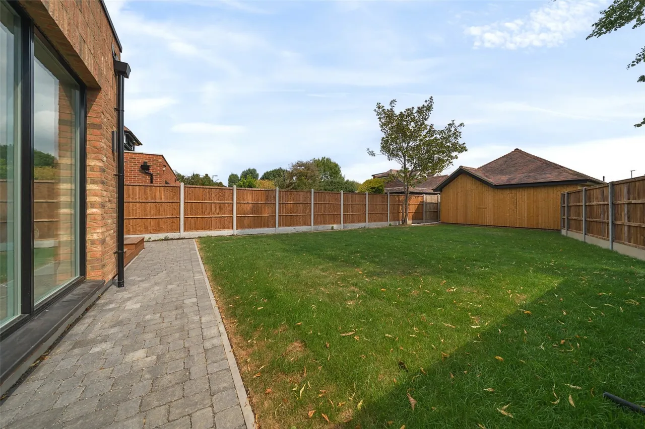 Barfield Road, BR1, photo 31