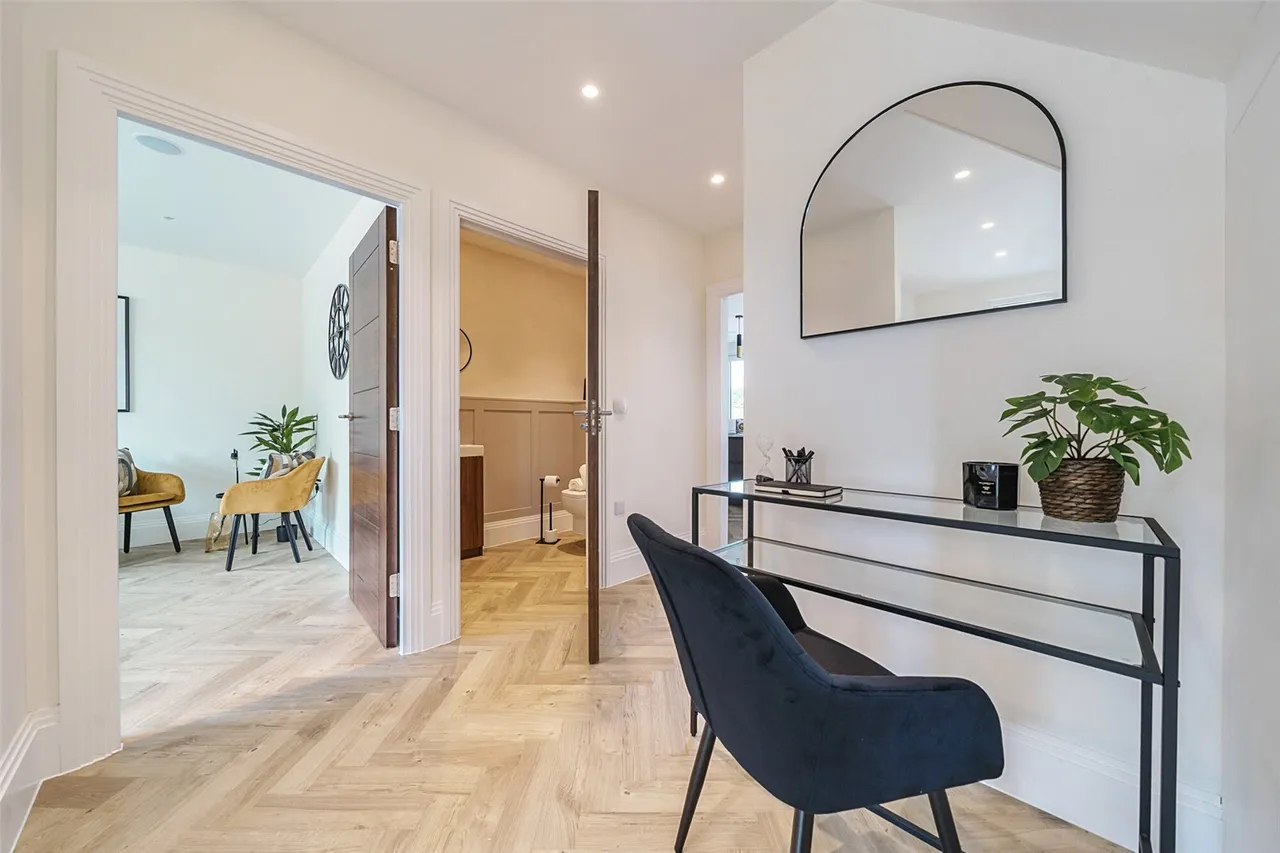 Barfield Road, BR1, photo 25