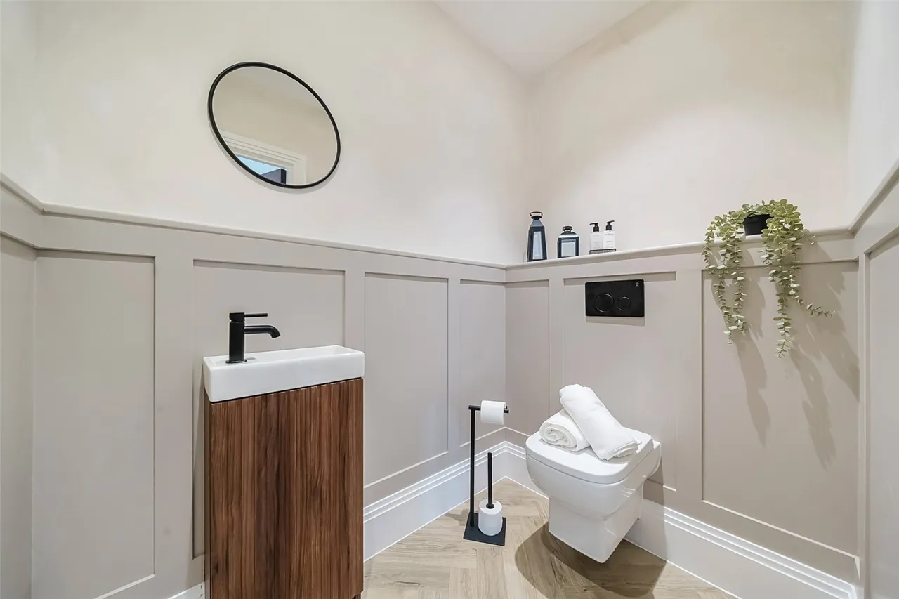 Barfield Road, BR1, photo 29