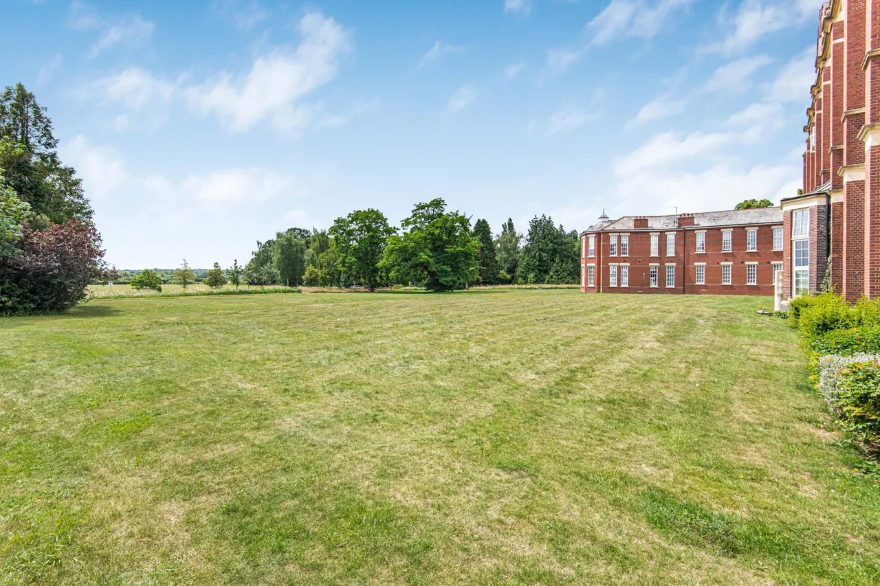 Beningfield Drive, London Colney, AL2, photo 4