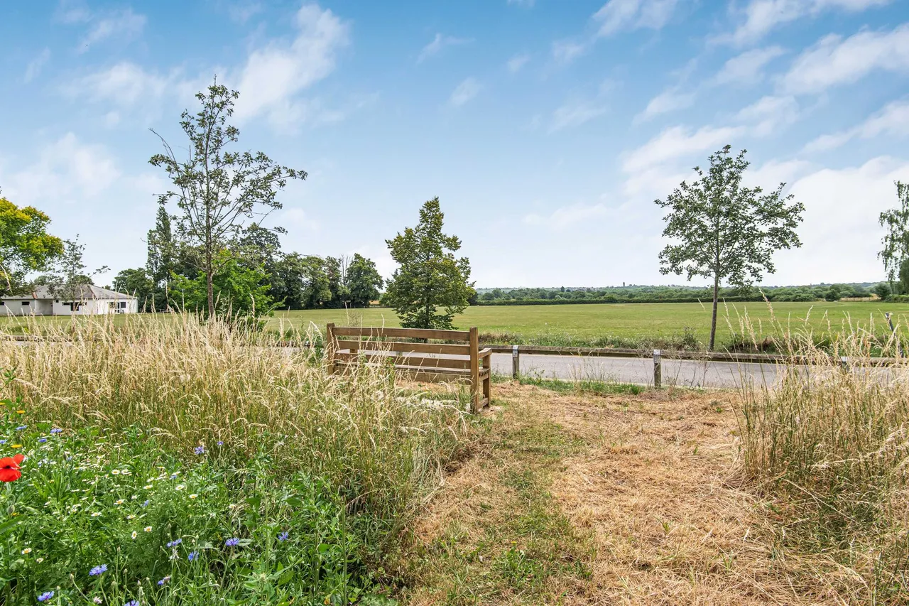 Beningfield Drive, London Colney, AL2, photo 15
