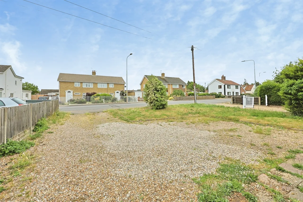 Shipdham Road, Dereham, photo 12
