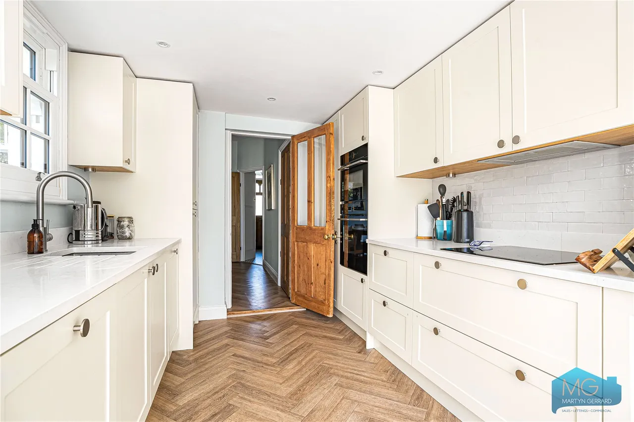 Evesham Road, London, N11, photo 12
