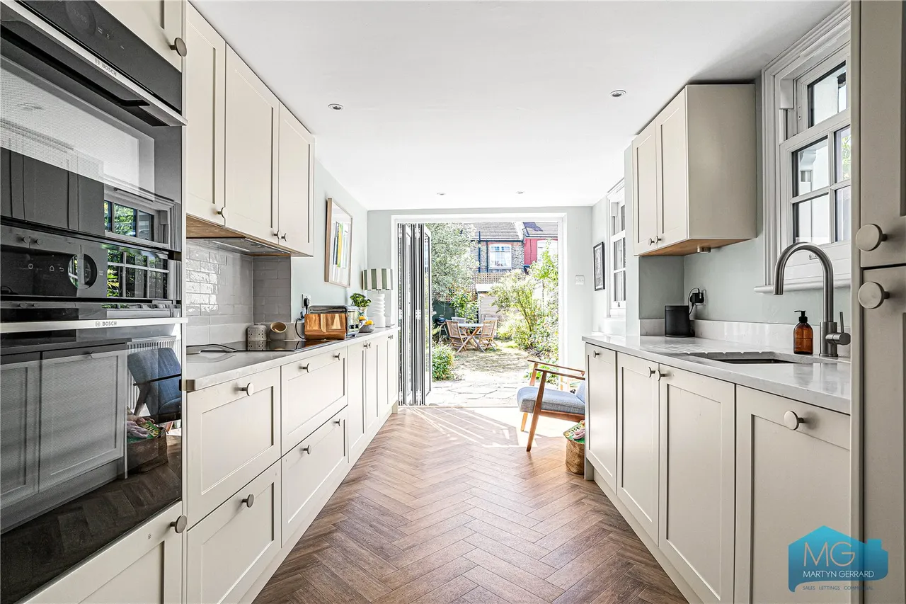 Evesham Road, London, N11, photo 3