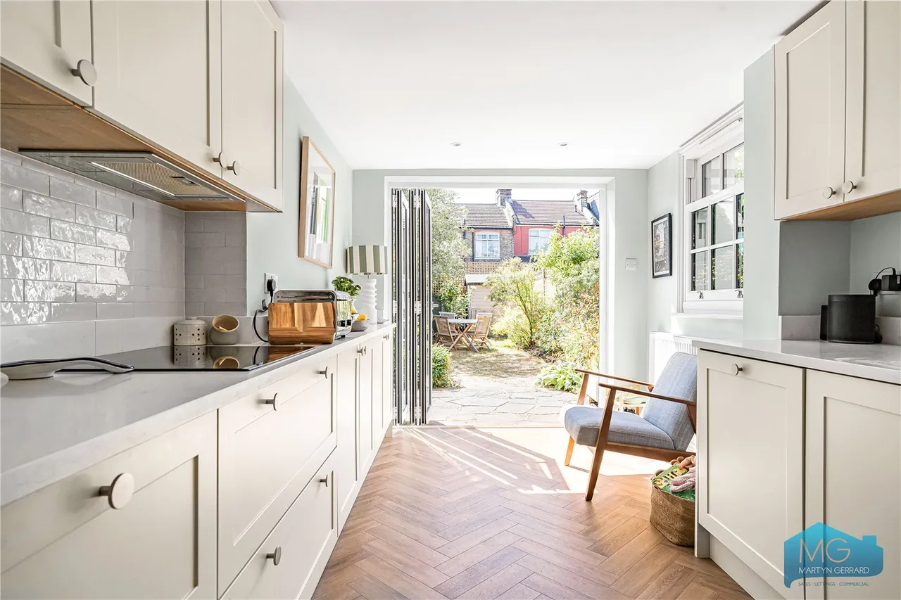 Evesham Road, London, N11, photo 11