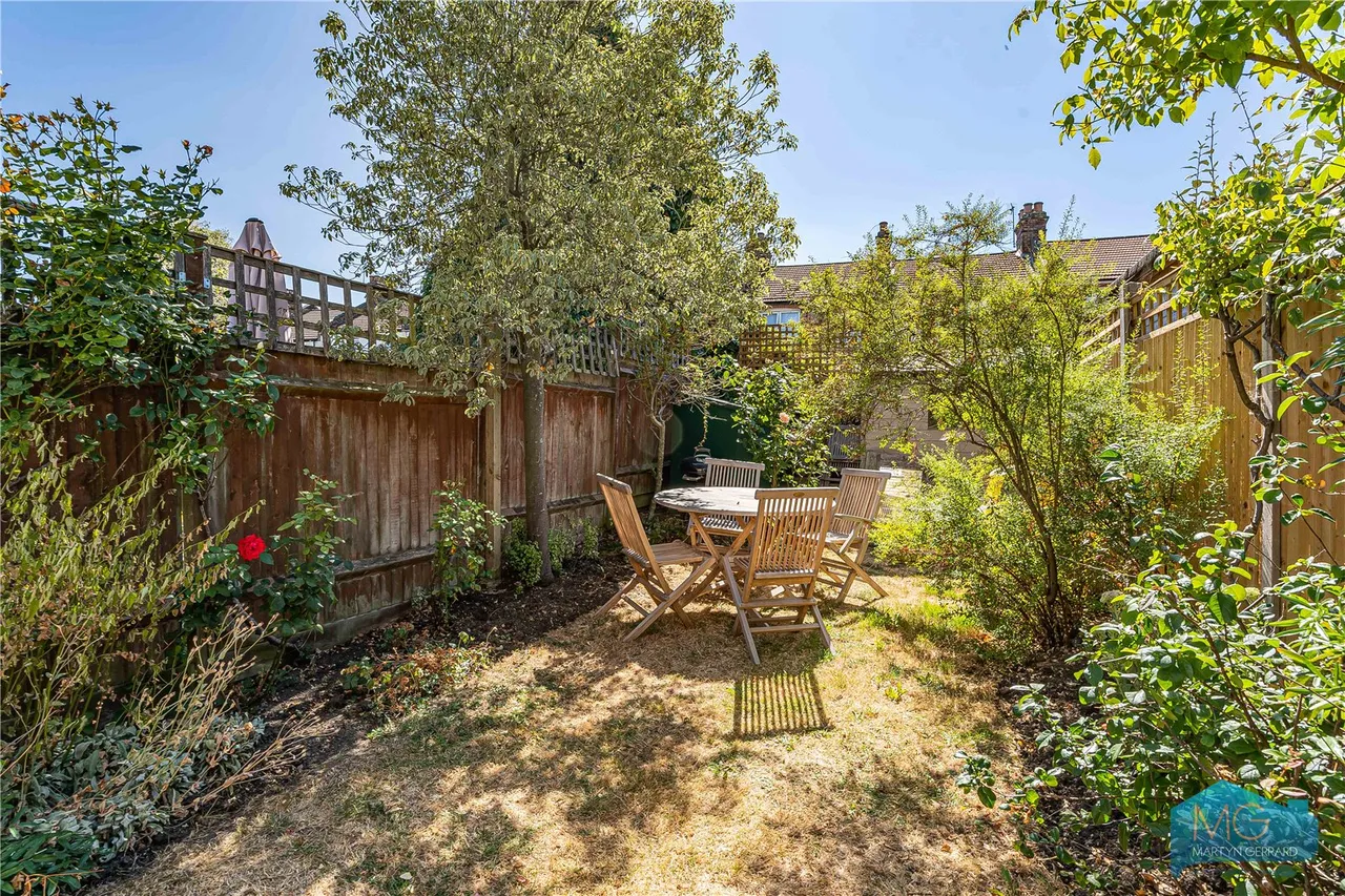 Evesham Road, London, N11, photo 24