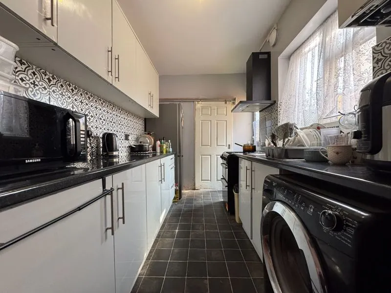 Beech Road, Luton LU1 1DW, photo 2