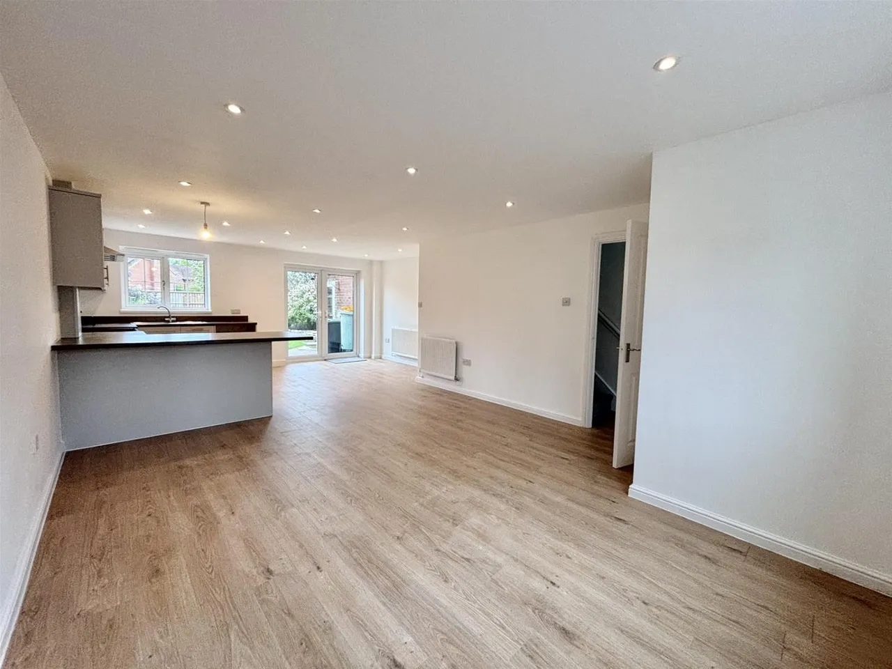 Brionne Way, Shaftesbury, Dorset SP7 8SL, photo 4