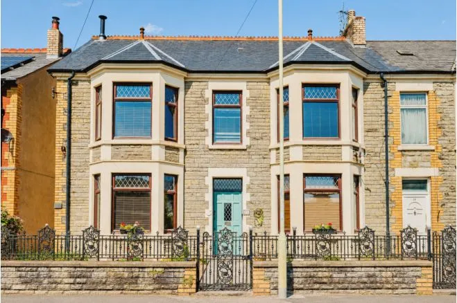 9 bed house for sale, Acland Road, Bridgend, CF31