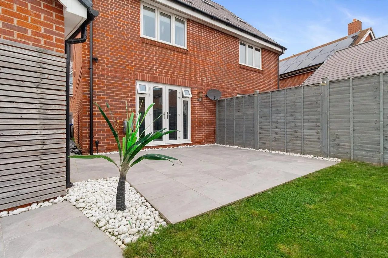 Bellflower Drive, Worthing, photo 5