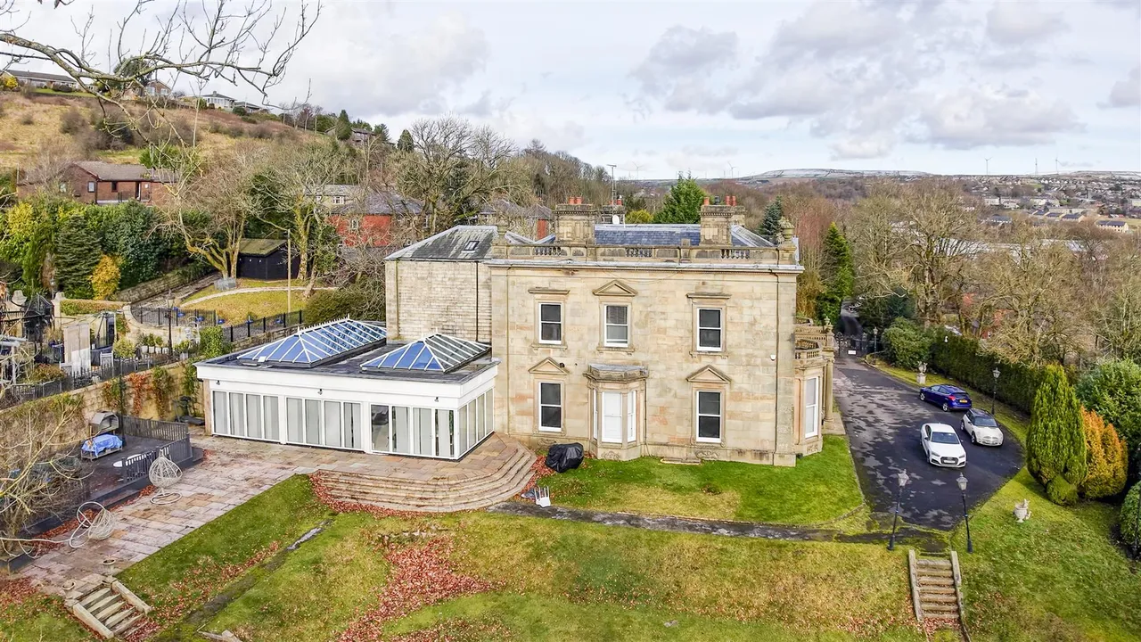 Wesley Place, Bacup, photo 3