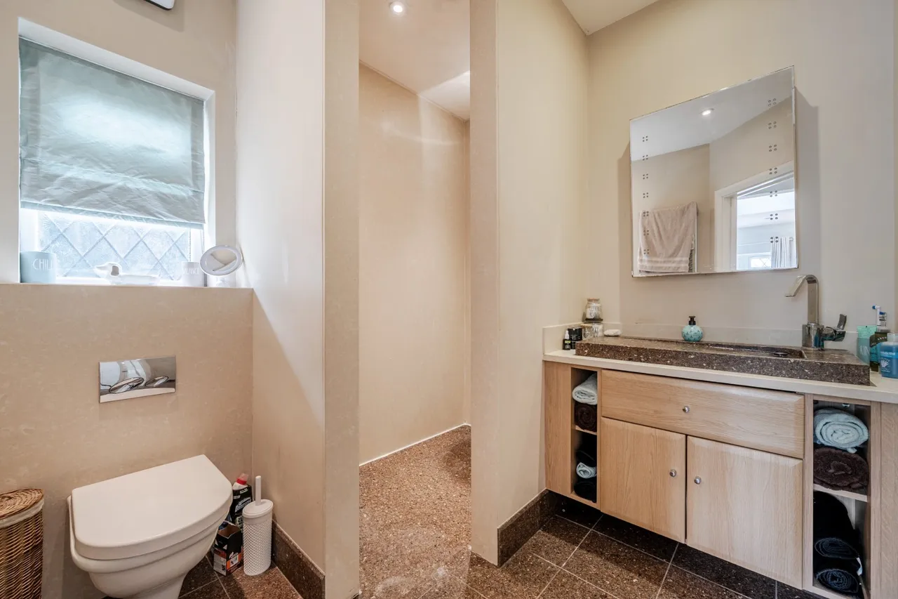 New Inn Lane, Guildford, GU4, photo 8