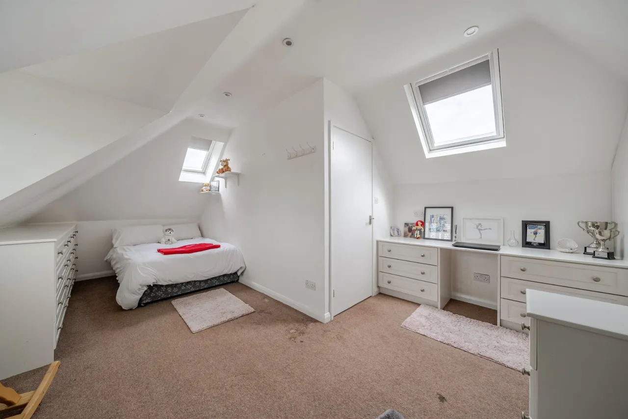 New Inn Lane, Guildford, GU4, photo 19