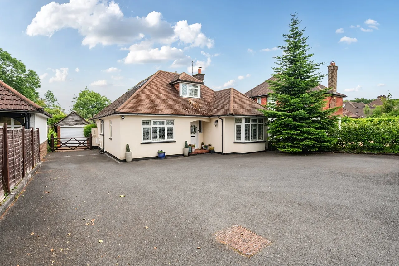 4 bed house for sale, New Inn Lane, Guildford, GU4
