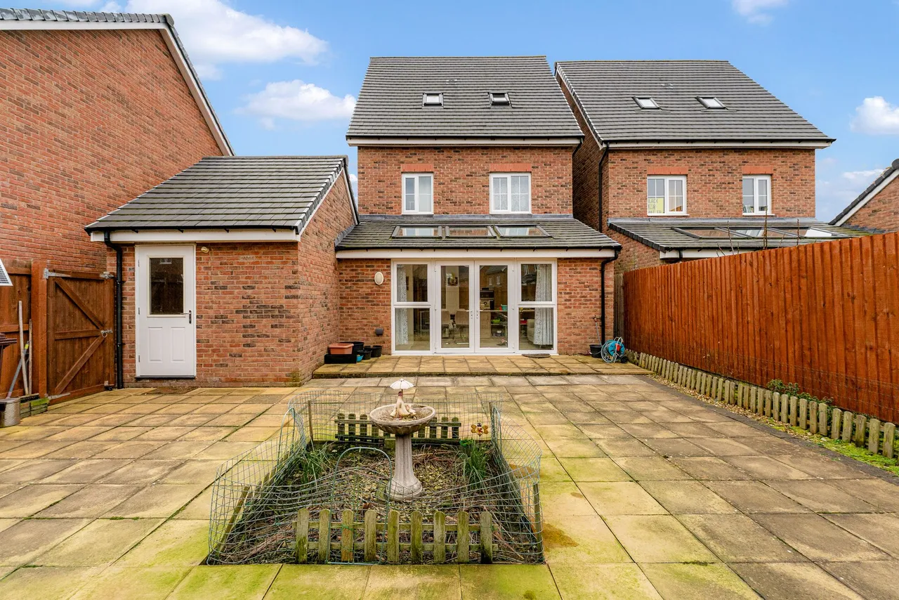 Bridge field Road, Halewood, Liverpool, Liverpool, L26 6BU, photo 16
