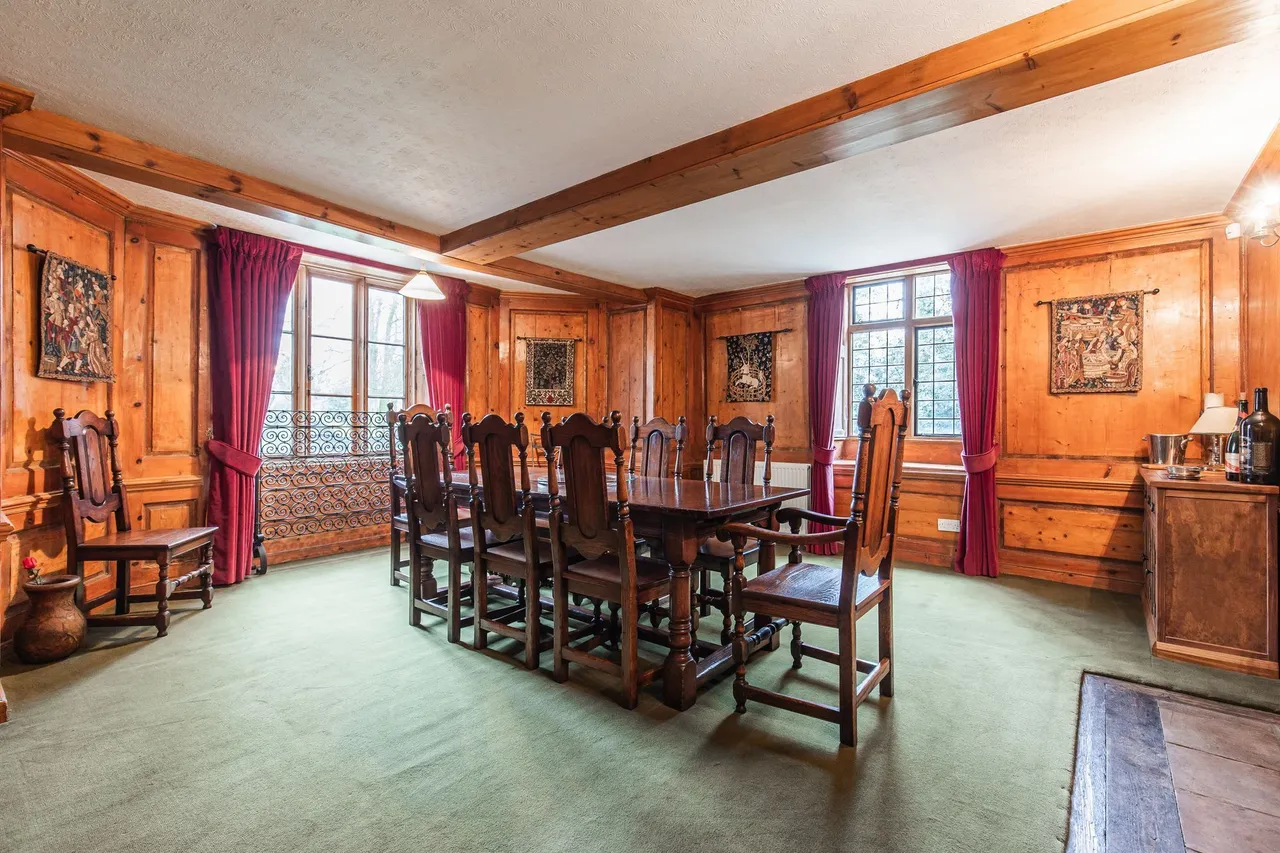An Elegant and Richly Historic Home i, photo 8