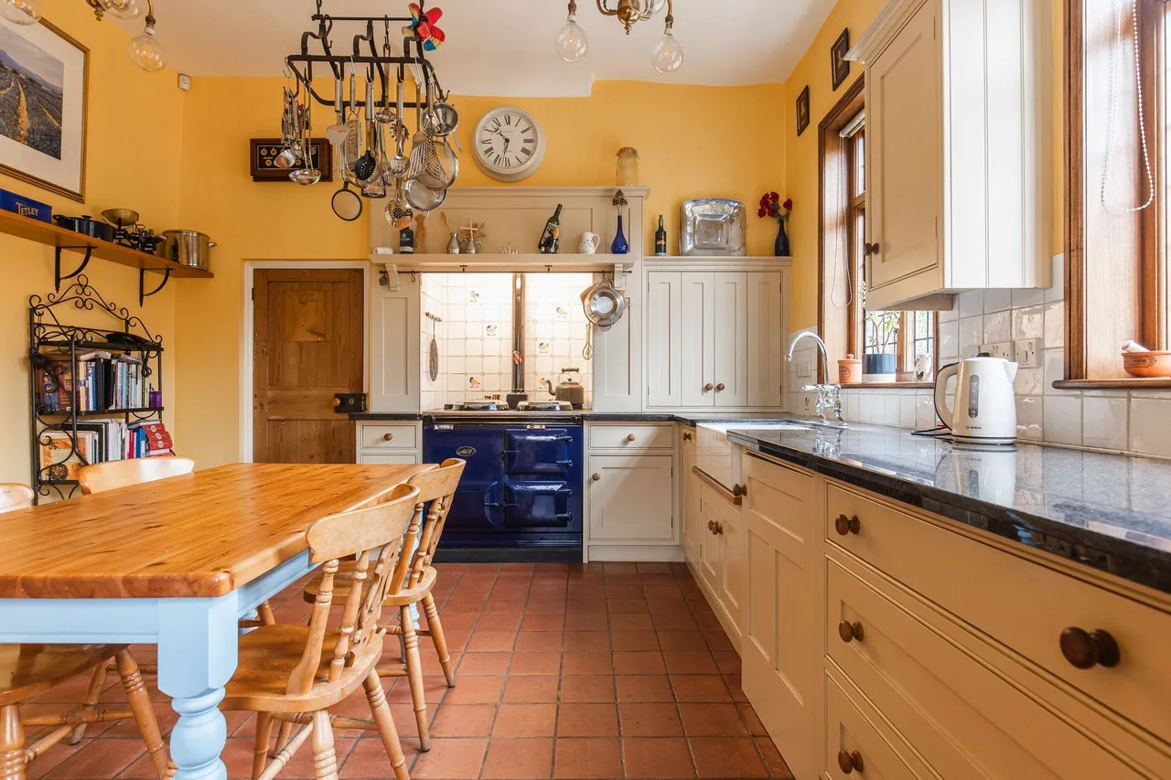 An Elegant and Richly Historic Home i, photo 5