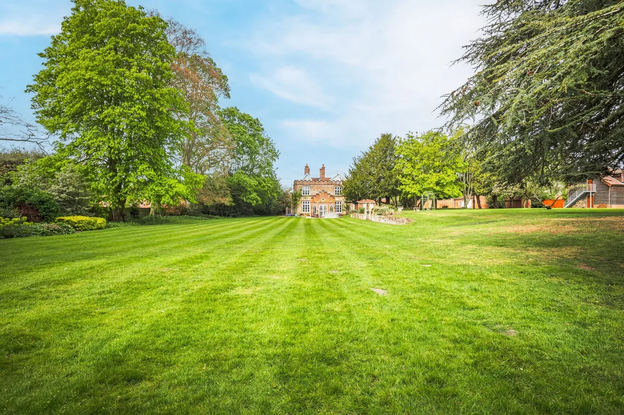 An Elegant and Richly Historic Home i, photo 21