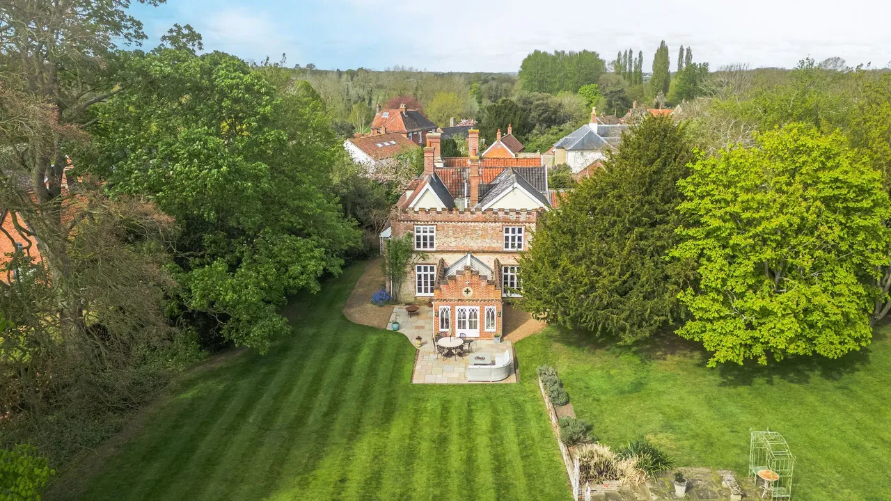 An Elegant and Richly Historic Home i, photo 22