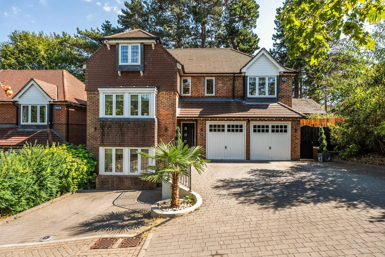 6 bed house for sale, Redtiles Gardens, Kenley, CR8
