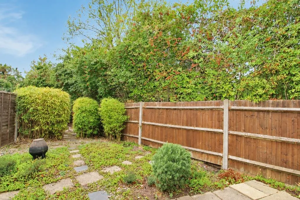 Florence Way, Knaphill, GU21, photo 10
