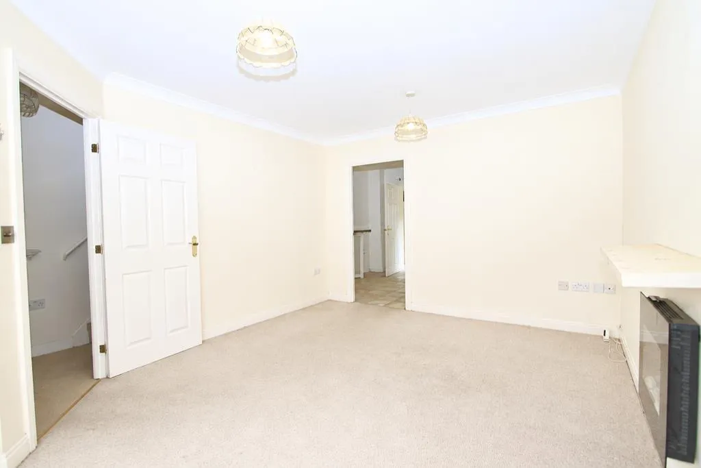 Florence Way, Knaphill, GU21, photo 4
