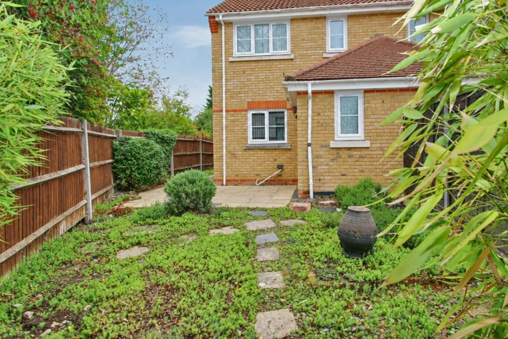 Florence Way, Knaphill, GU21, photo 9