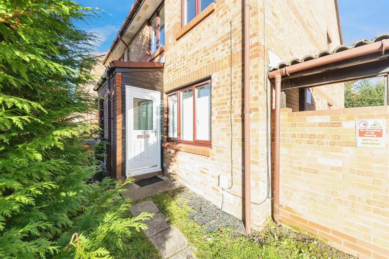 Tudor Close, Hatfield, AL10, photo 2