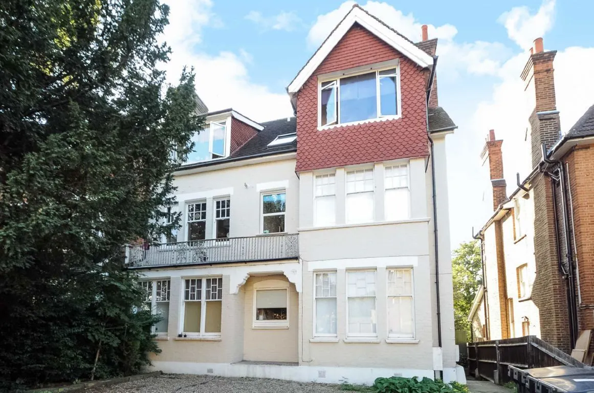 1 bed property to rent, Riggindale Road, SW16