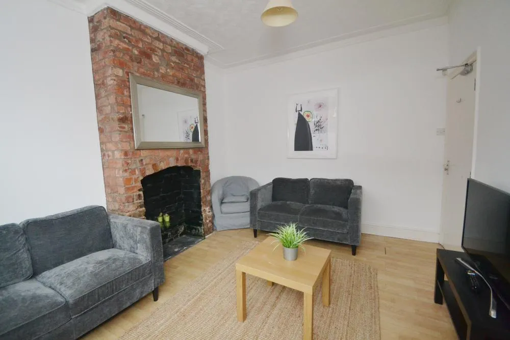 5 bed house to rent, Braemar Road, Fallowfield, M14