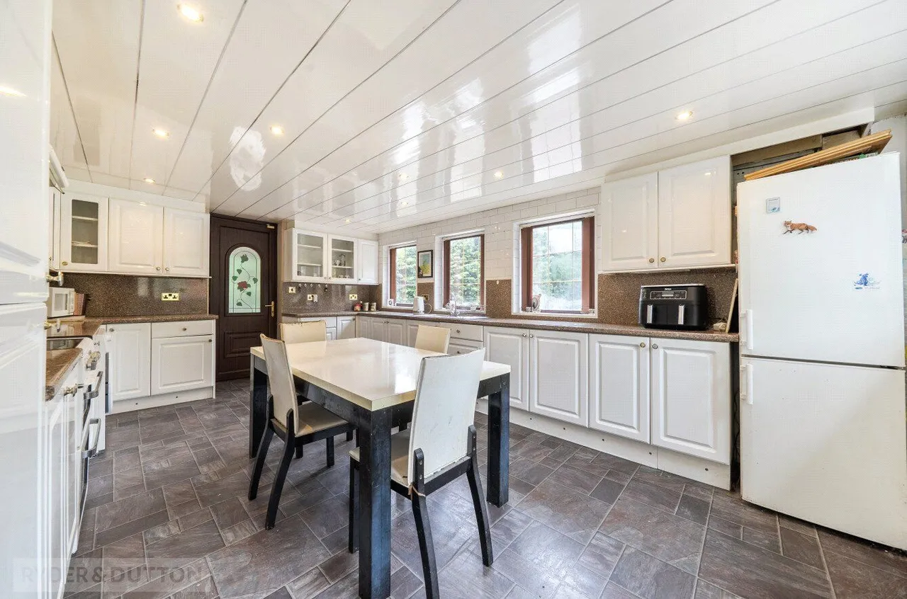 Thorncliffe Avenue, Royton, OL2, photo 8