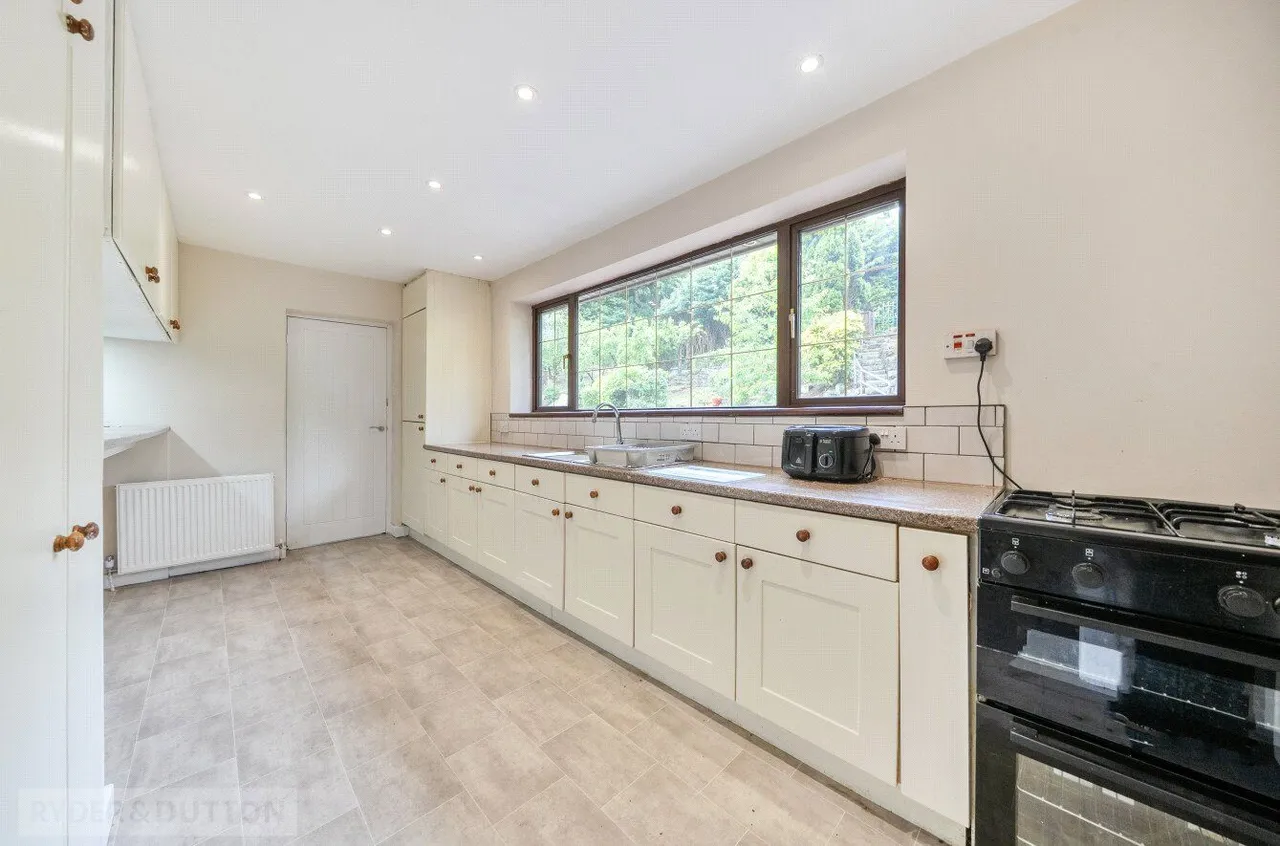 Thorncliffe Avenue, Royton, OL2, photo 10
