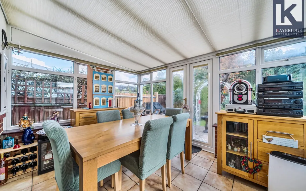Tealing Drive, Epsom, KT19, photo 15