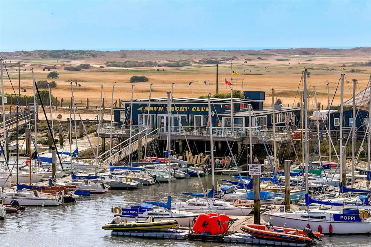 Pier Road, Littlehampton, BN17, photo 5