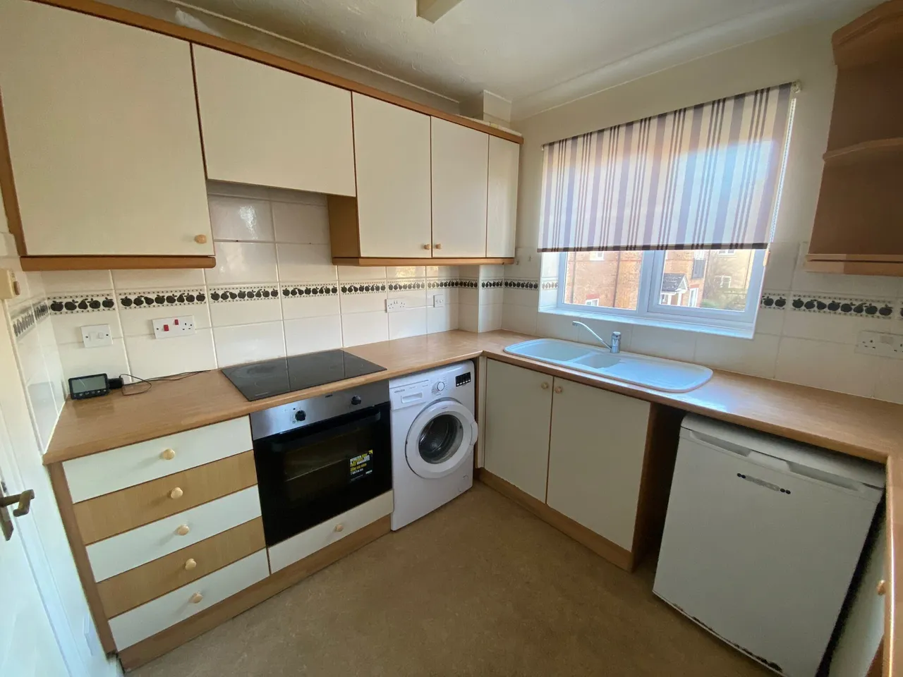 2 bed flat to rent, Sovereign Place, PE3