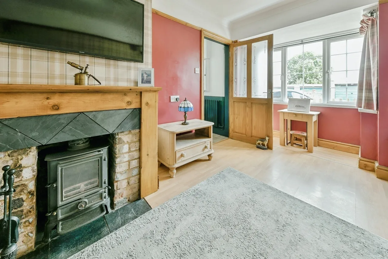 Warwick Road, STEVENAGE, Hertfordshire, SG2, photo 7