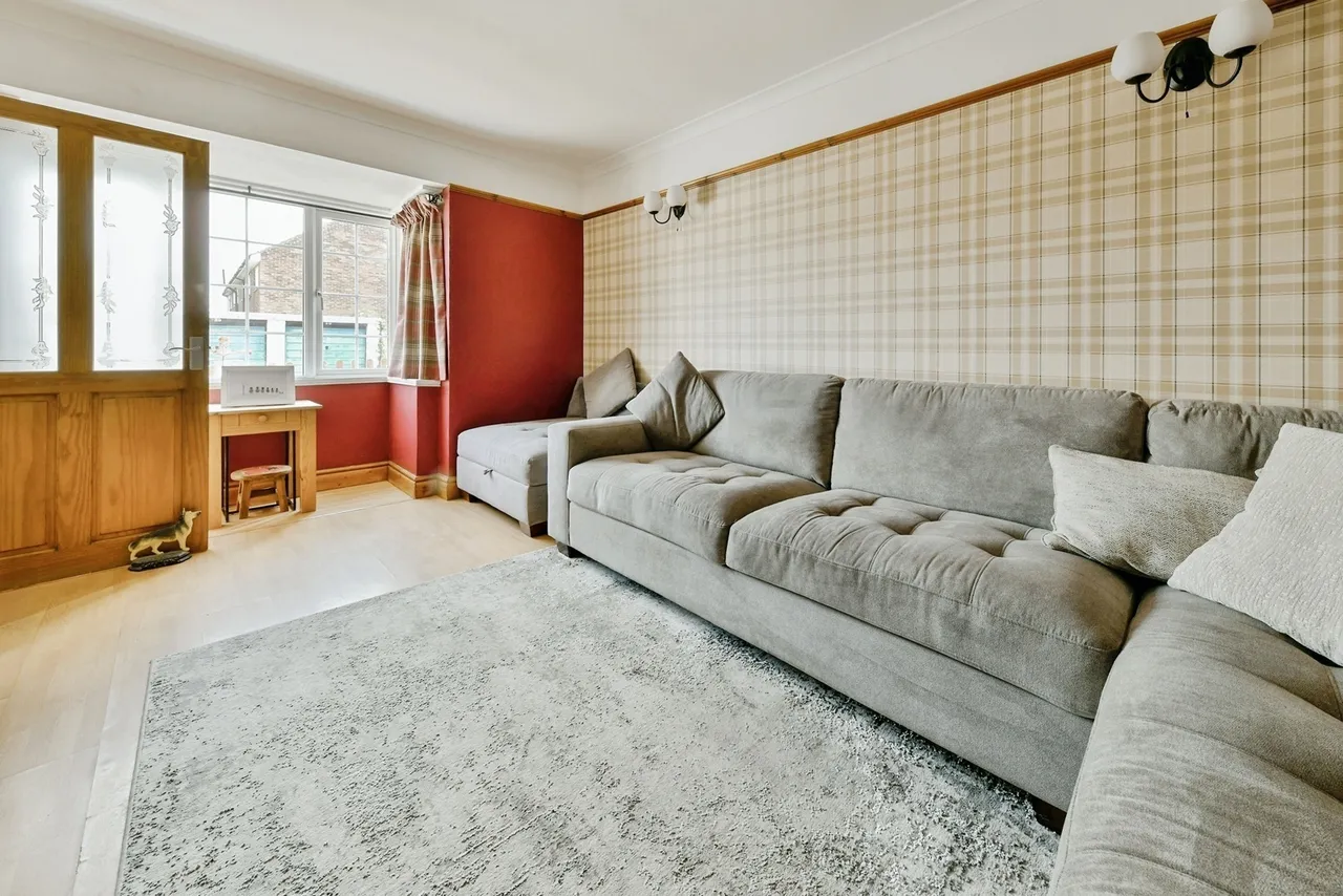 Warwick Road, STEVENAGE, Hertfordshire, SG2, photo 8