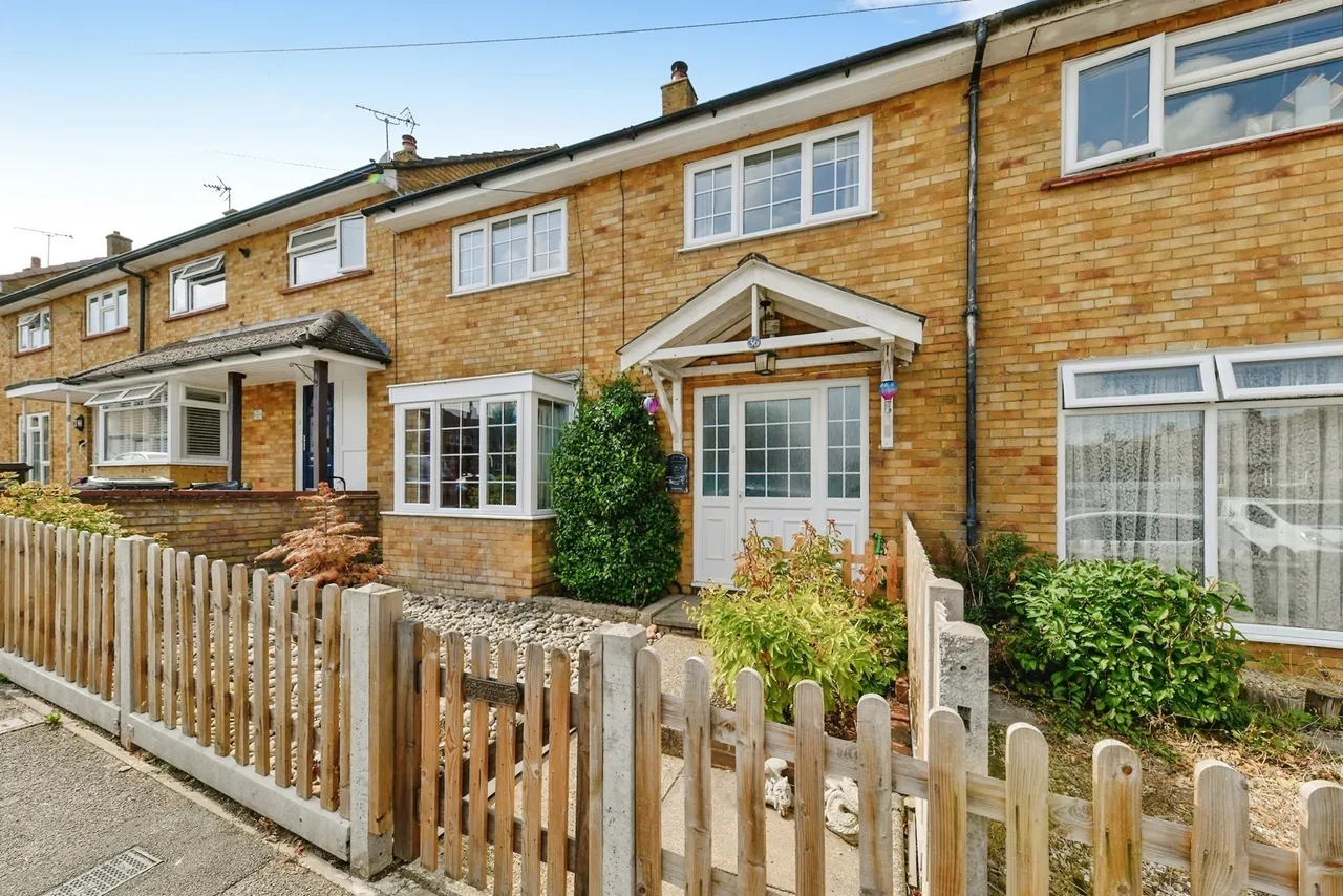 3 bed house for sale — Warwick Road, STEVENAGE, Hertfordshire, SG2