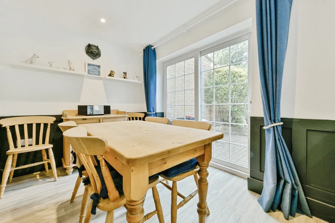 Warwick Road, STEVENAGE, Hertfordshire, SG2, photo 6