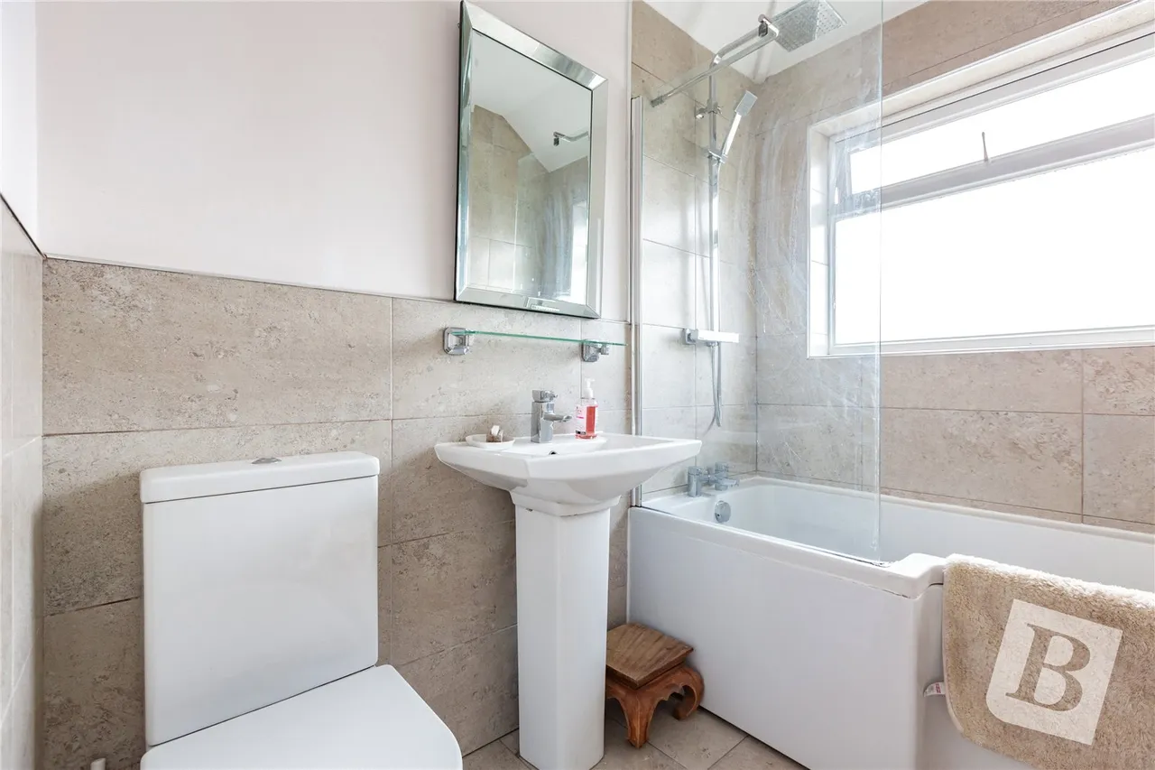 Kitchener Road, Dagenham, RM10, photo 5