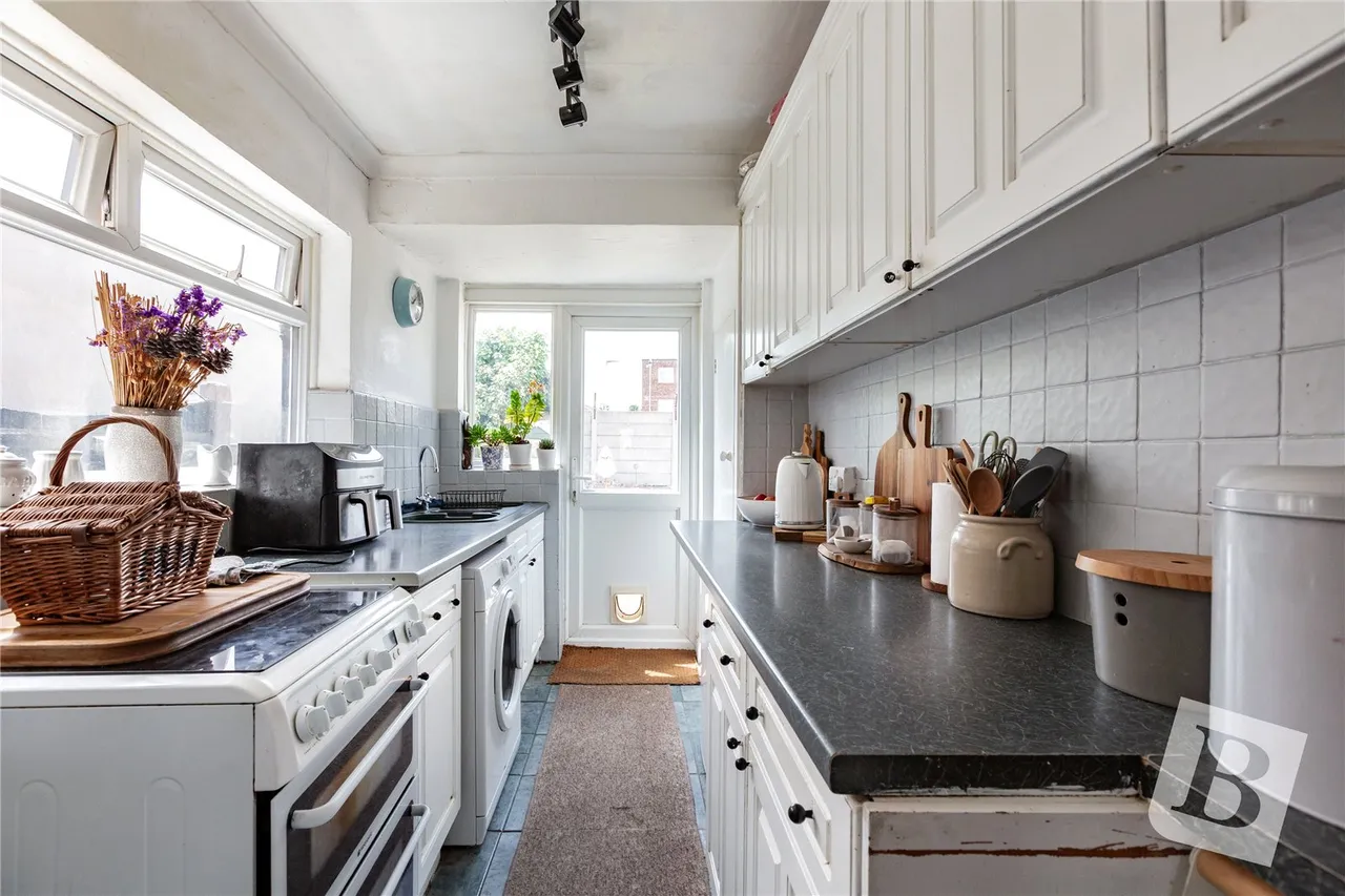 Kitchener Road, Dagenham, RM10, photo 6