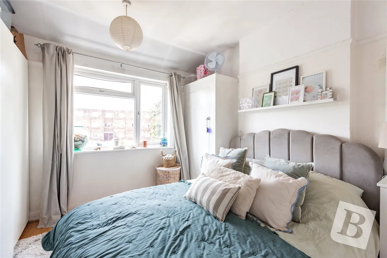Kitchener Road, Dagenham, RM10, photo 3