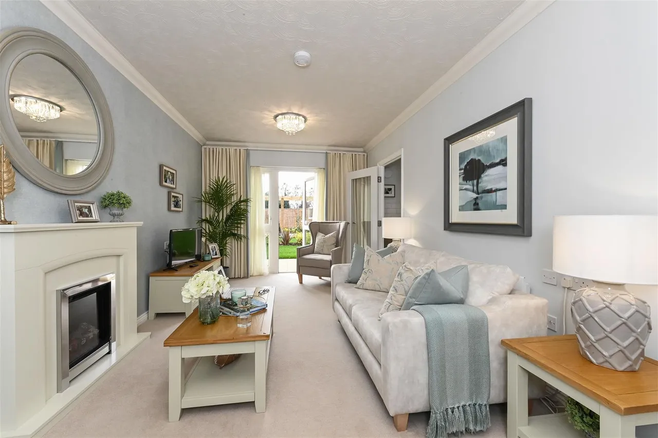 1 bed flat to rent, Commercial Road, Paddock Wood, TN12