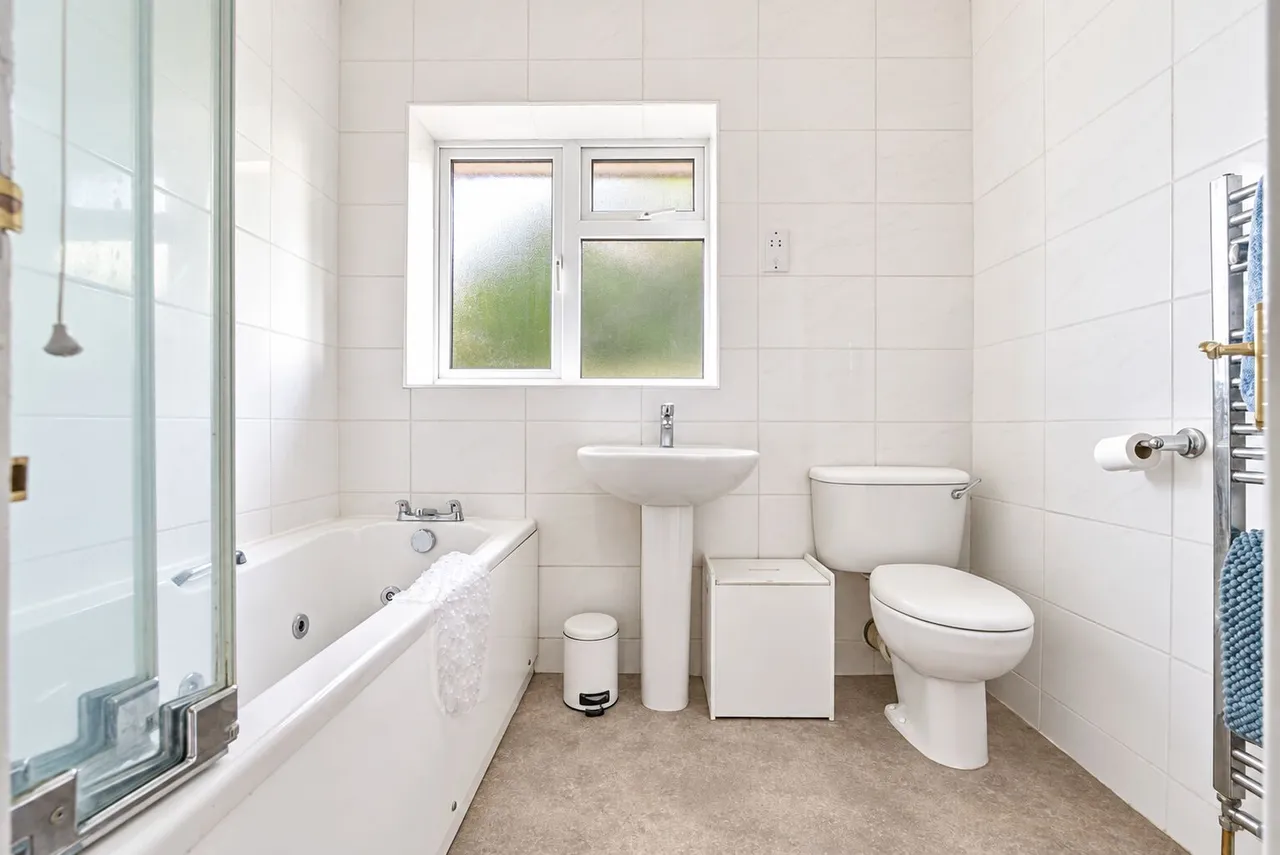Park Rise Close, Harpenden, AL5, photo 12