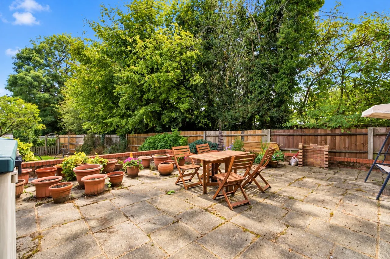 Park Rise Close, Harpenden, AL5, photo 15