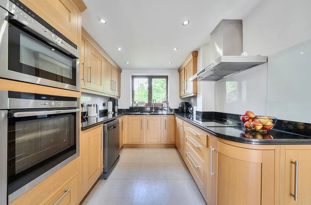 Fairoak Close, Kenley CR8 5LJ, photo 4