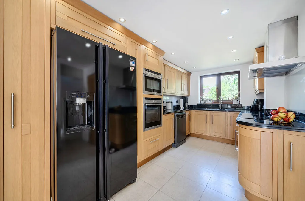 Fairoak Close, Kenley CR8 5LJ, photo 5